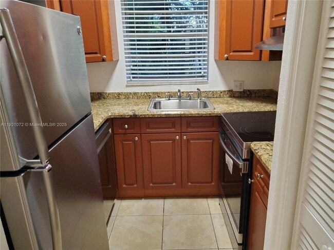 1300 Moffett St in Hallandale Beach, FL - Building Photo - Building Photo