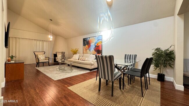 15020 N 40th St in Phoenix, AZ - Building Photo - Building Photo