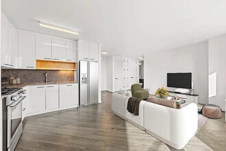 250 E Houston St in New York, NY - Building Photo - Building Photo