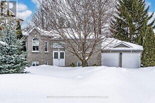 42 Royal Beech Dr in Wasaga Beach, ON - Building Photo