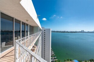 7601 E Treasure Dr, Unit PH224 in North Bay Village, FL - Building Photo