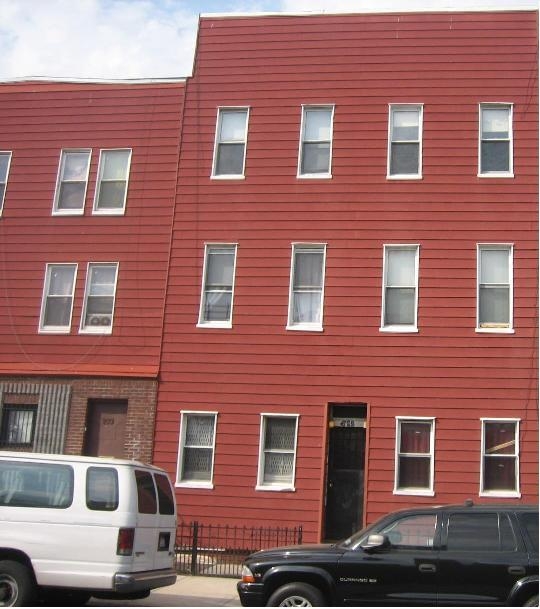 295 Maujer St in Brooklyn, NY - Building Photo