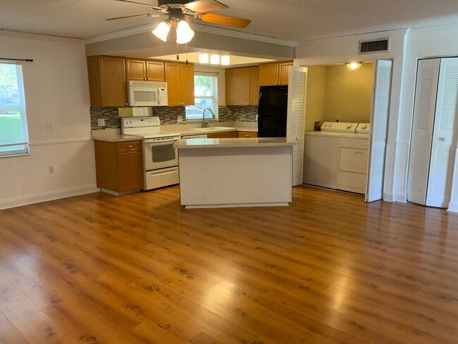 property at 3135 Shady Dell Ln