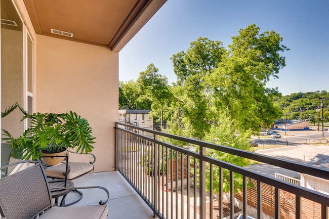1900 Barton Springs, Unit #2042, Unit 2042 in Austin, TX - Building Photo - Building Photo