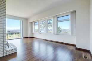 90 Geldert Dr in Tiburon, CA - Building Photo