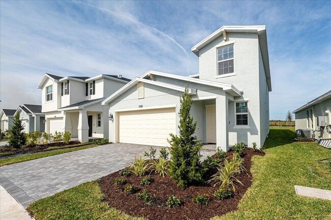 11161 NW Fernbrook Dr, Unit 1 Bedroom 315 in Port St. Lucie, FL - Foto de edificio - Building Photo