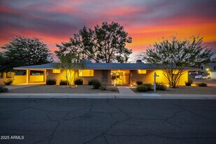 6242 N 12th Pl in Phoenix, AZ - Building Photo