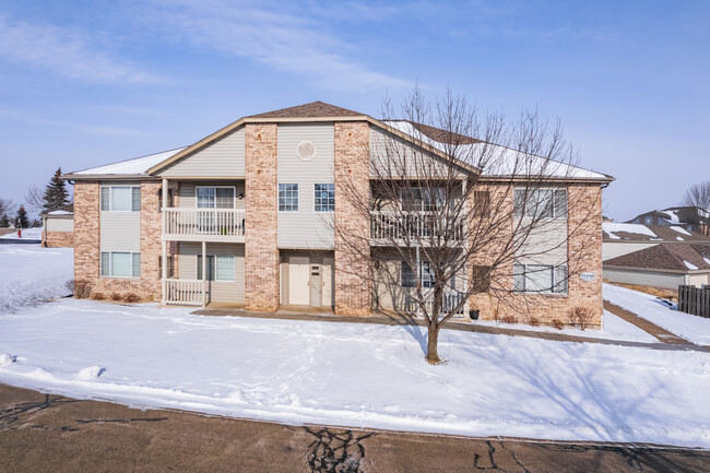 Lake Ridge Condominium in Muskego, WI - Building Photo - Building Photo