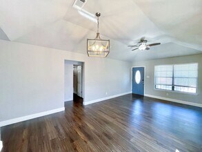 310 Channing Ave in San Antonio, TX - Building Photo - Building Photo