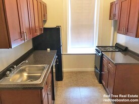 1350 Commonwealth Ave, Unit 1 in Boston, MA - Building Photo