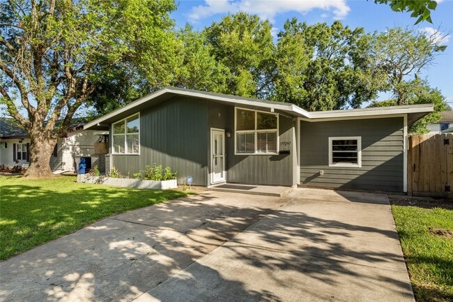 1909 16th Ave N in Texas City, TX - Building Photo - Building Photo