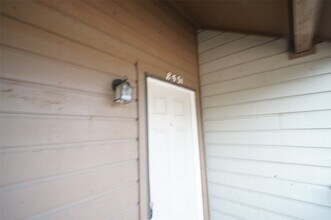 8531 Sands Point Dr in Houston, TX - Building Photo - Building Photo