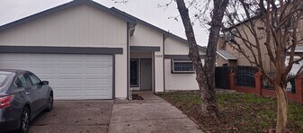 7205 Sharkon Ln in Stockton, CA - Building Photo