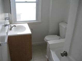 107 Atlas Dr in New Castle, DE - Building Photo - Building Photo