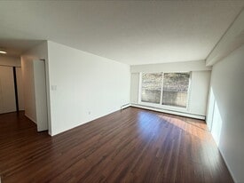 1480-1480 Boundary Crescent in Nanaimo, BC - Building Photo