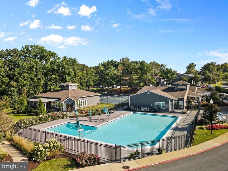 9220 Old Lantern Way in Laurel, MD - Building Photo