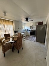 1104 E Sycamore St in Navasota, TX - Building Photo - Building Photo