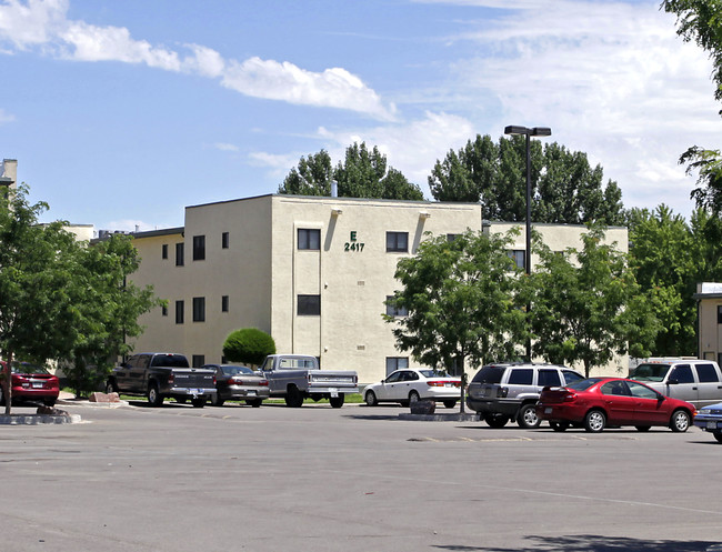 Pueblo Village Apartments in Pueblo, CO - Foto de edificio - Building Photo