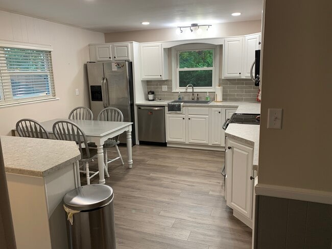 property at 2709 W Beckett Dr