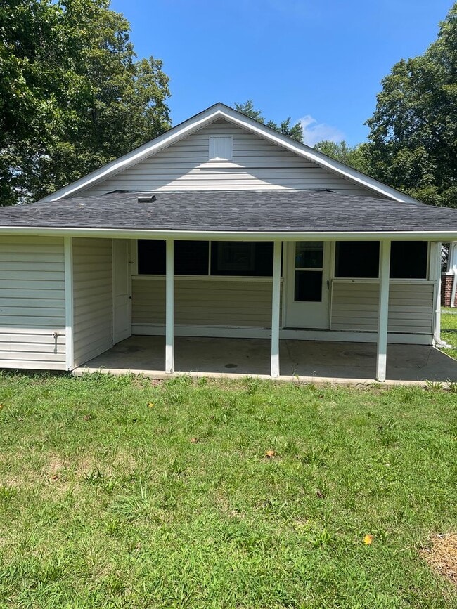 4943 Doris St in Winston-Salem, NC - Building Photo - Building Photo