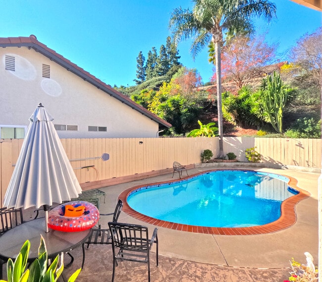 776 Dewane Dr in El Cajon, CA - Foto de edificio - Building Photo