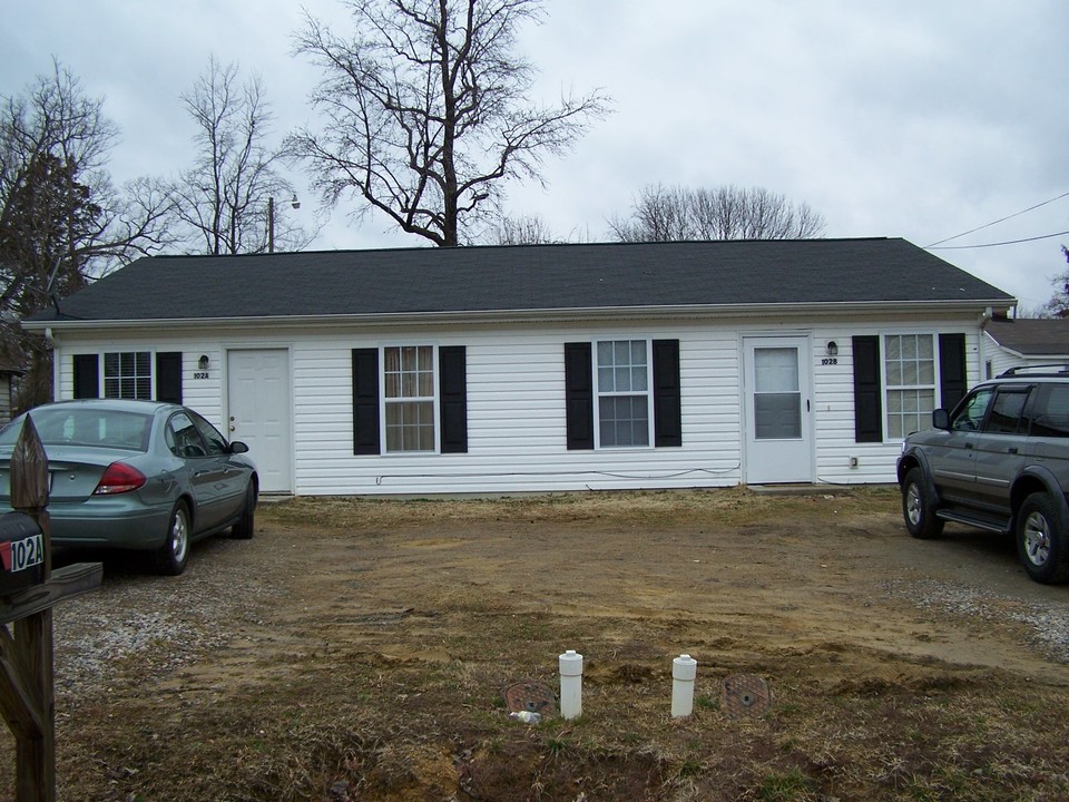 102 Griffen St in Oxford, NC - Building Photo