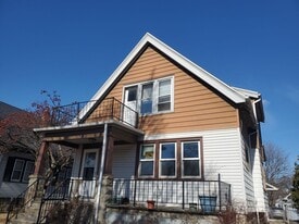 6324-6324A W Richmond Ave in Milwaukee, WI - Building Photo