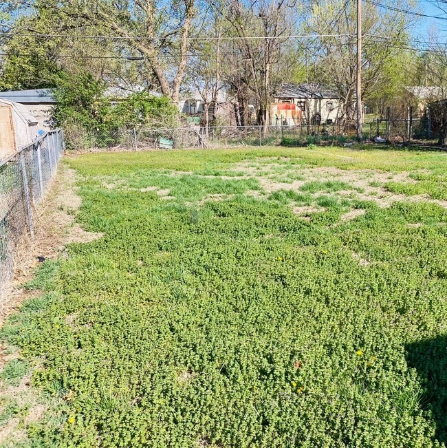 1111 N Eisenhower Dr in Junction City, KS - Building Photo - Building Photo