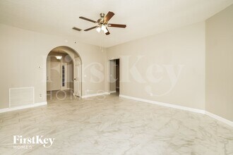 18908 Pebble Run Way in Tampa, FL - Building Photo - Building Photo