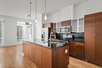 5712 Winsome Ln in Houston, TX - Building Photo - Building Photo