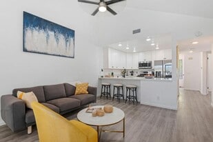 325 Ladera St in Santa Barbara, CA - Building Photo