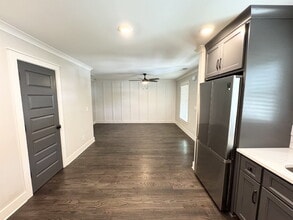 110 Strippling St in Ball Ground, GA - Foto de edificio - Building Photo