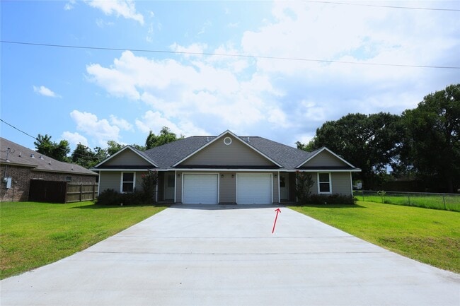 property at 1012 -A Oak St