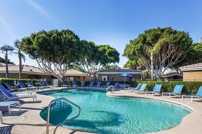 The Cove Apartments in Phoenix, AZ - Foto de edificio