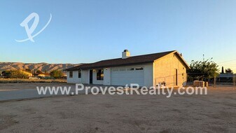10790 Sauk Rd in Apple Valley, CA - Building Photo