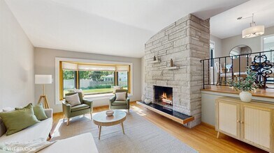 1128 Olympus Dr in Naperville, IL - Building Photo - Building Photo