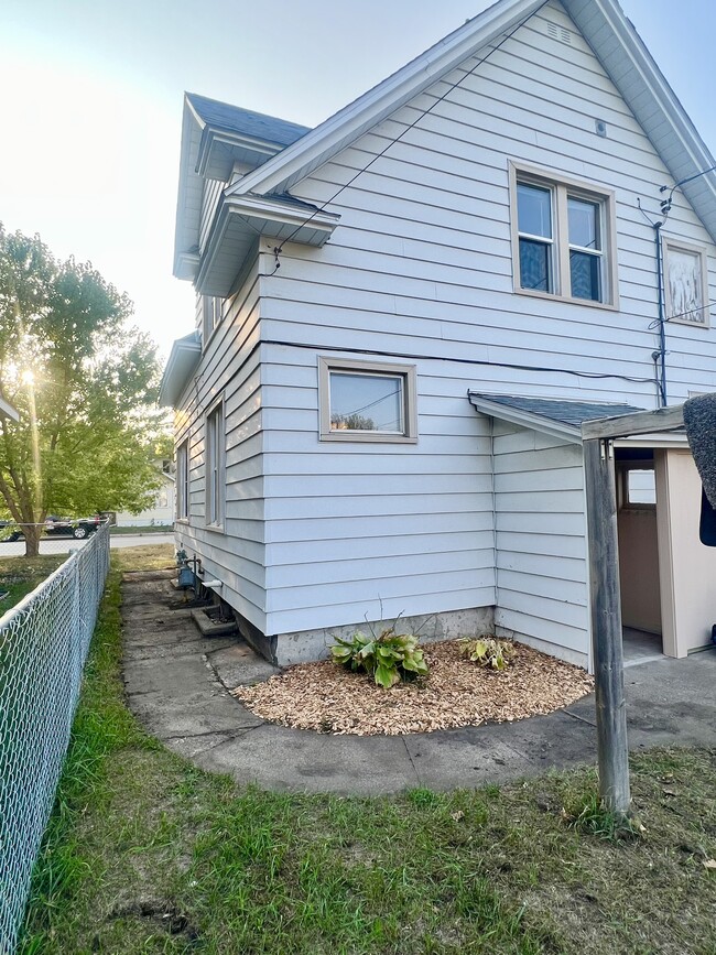 808 Washington Memorial Dr in St. Cloud, MN - Building Photo - Building Photo
