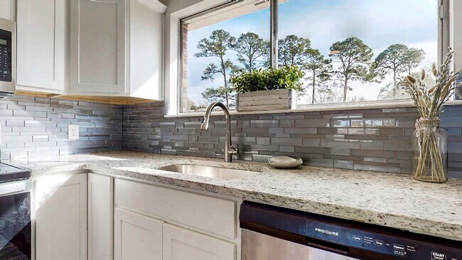 125 Perdido Cir in Niceville, FL - Building Photo - Building Photo