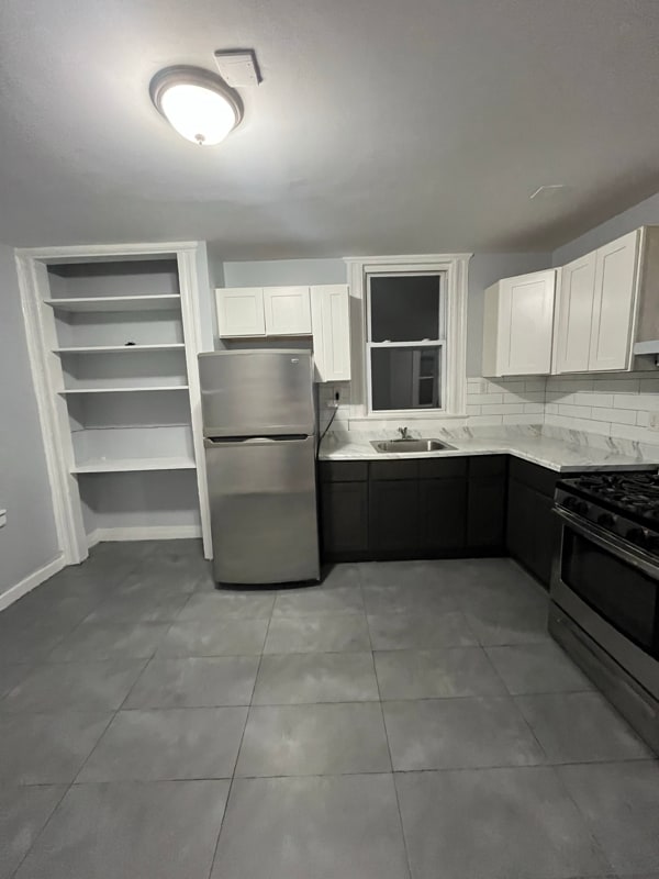 property at 827 S 14th St