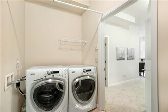 2222 152nd Ave NE, Unit 305 in Redmond, WA - Building Photo - Building Photo