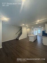 537 Deercroft Dr in Apex, NC - Building Photo - Building Photo
