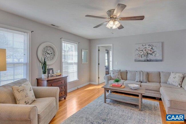 412 Gentry Dr in Gordonsville, VA - Foto de edificio - Building Photo