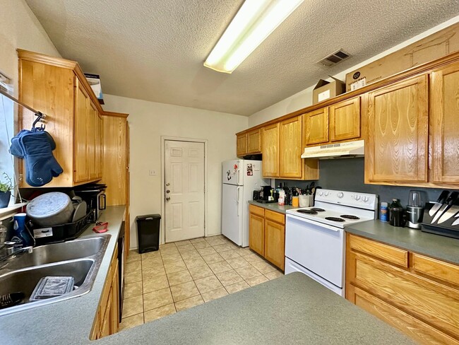 1318 James Ave in Waco, TX - Building Photo - Building Photo