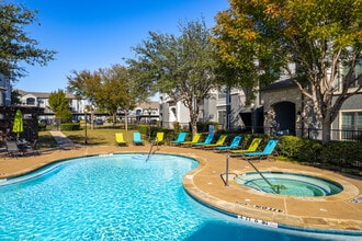 Northside on Travis in Sherman, TX - Foto de edificio - Building Photo