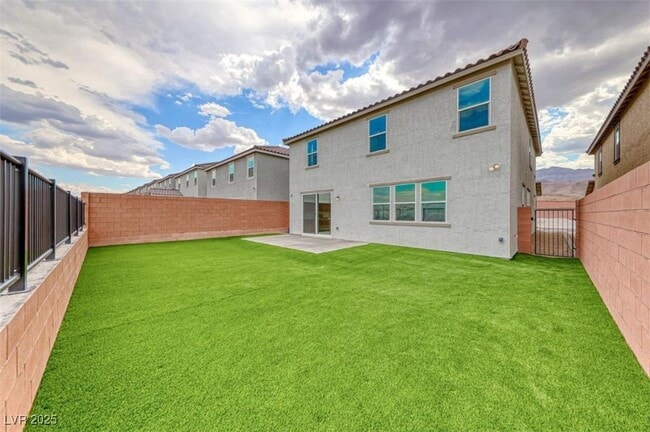 5668 Hill Spire St in Las Vegas, NV - Building Photo - Building Photo