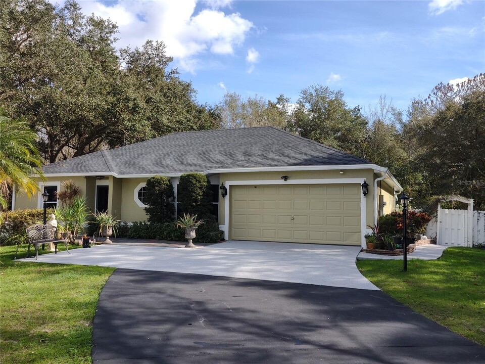 214 Tiffany Ct in Kissimmee, FL - Building Photo