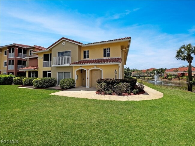 13110 Bella Casa Cir in Ft. Myers, FL - Building Photo - Building Photo