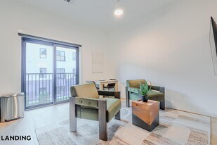 2623 Keene St, Unit 528 in Houston, TX - Building Photo
