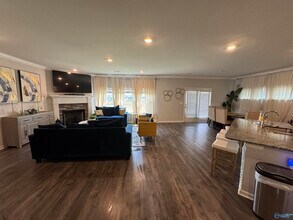 124 Blackburn Trace in Huntsville, AL - Building Photo - Building Photo