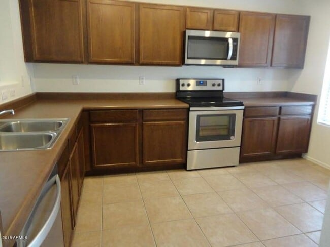 11214 W Pierce St in Avondale, AZ - Building Photo - Building Photo